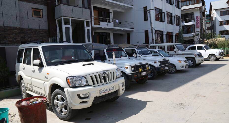 Hotel Woodland, Srinagar 3